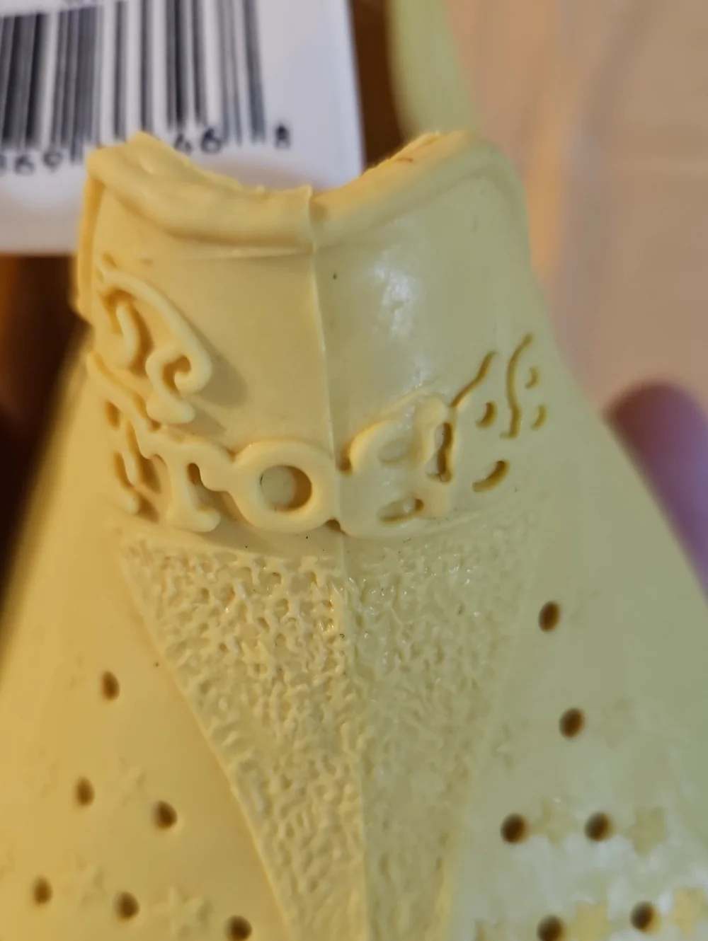 FROGGS WATER SHOES: YELLOW: NEW WITH TAGS: YOUTH 1-2